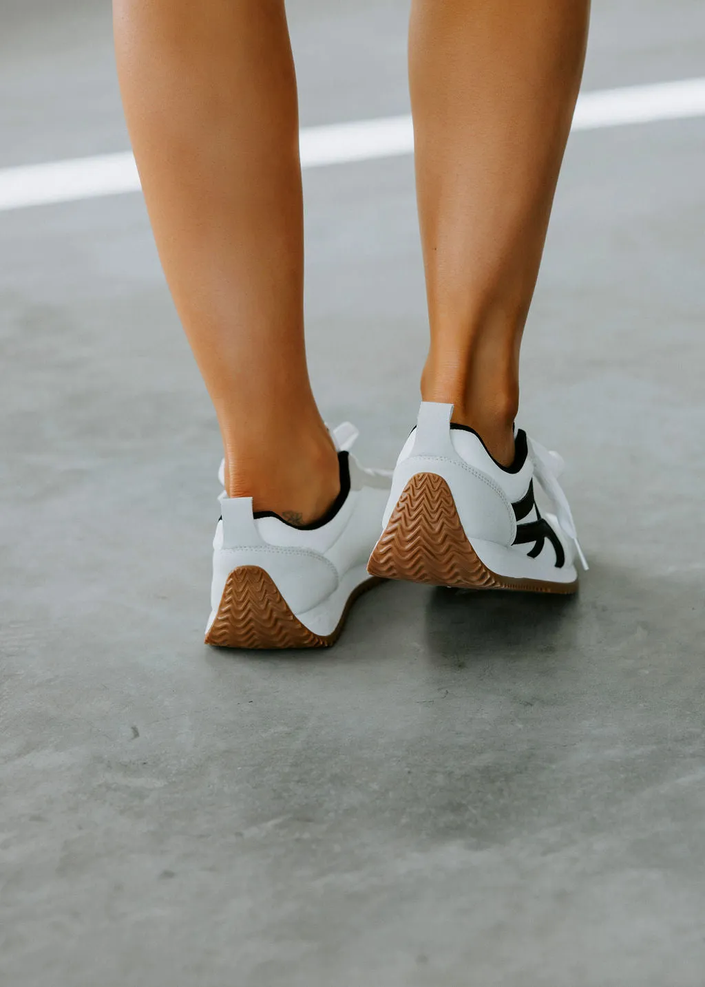 Anica Retro Sneakers