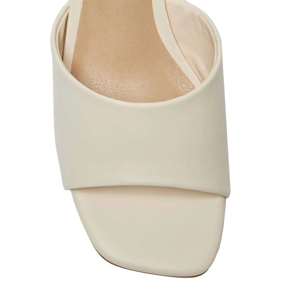 Ibiza Heel in Bone Smooth