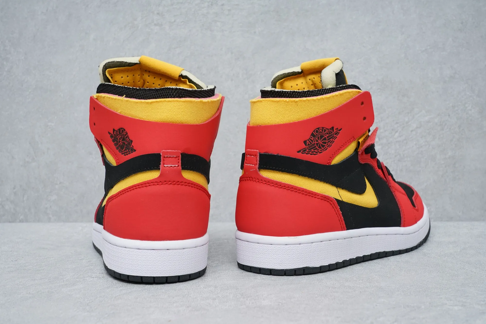 JORDAN 1 HIGH ZOOM AIR CMFT x BLACK CHILE RED