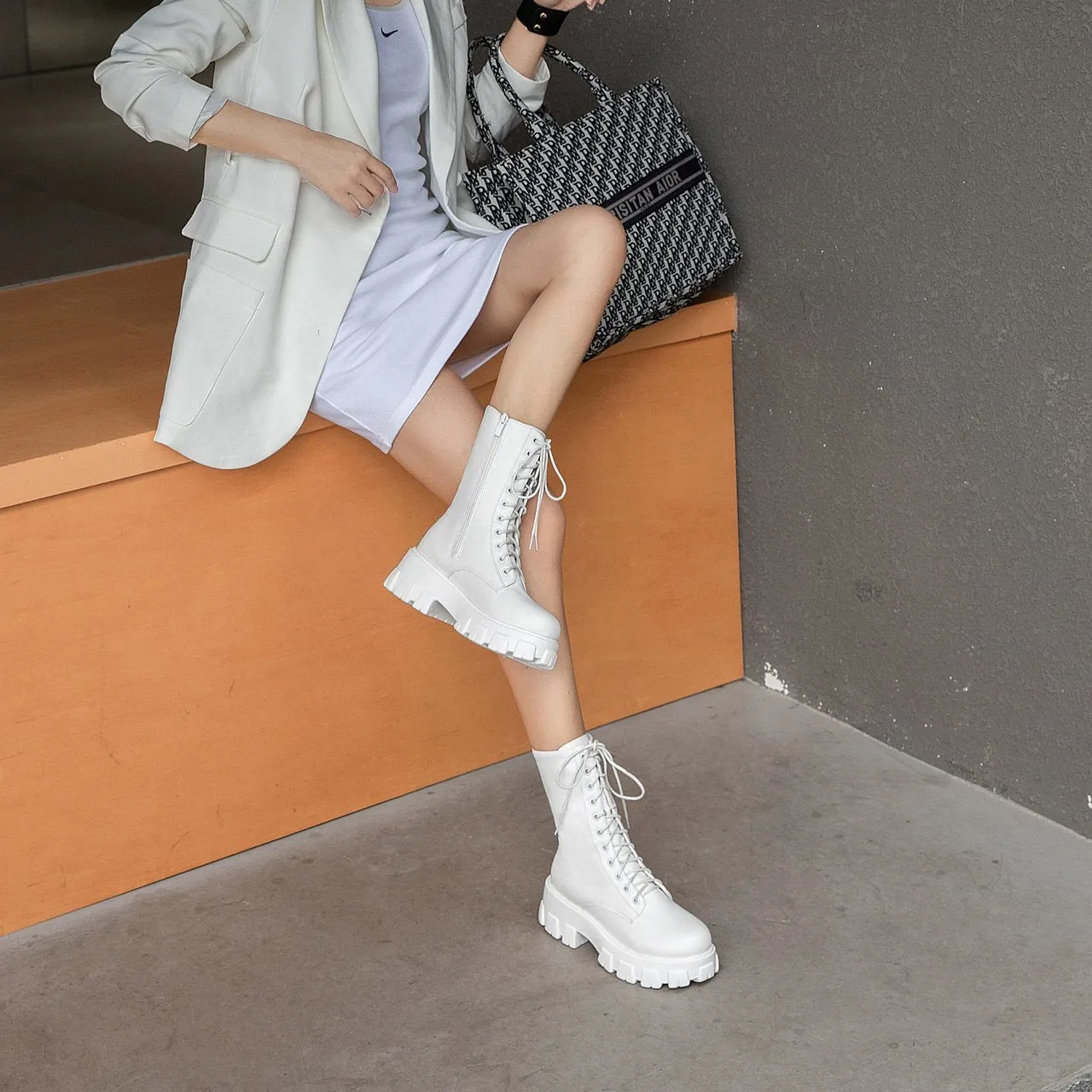 Women front-lace chunky platform short combat booties